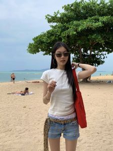 ❣Fortunee ❣ เสื้อยืดผู้หญิง เข้าง่ายกับทุกชุด มีขาว ดำ กระชับสัดส่วน แขนสั้น