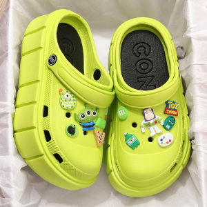 [Free Shipping] Womens Clogs Height-Increasing Closed-Toe Sandals Outdoor Wear Beach-Friendly Non-Slip Wear-Resistant Thick-Soled Trendy Cartoon Design.