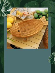 Large fish-shaped fruit basket hand-woven creative basket rattan basket portable hotel specialty food basket snack and candy decoration