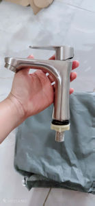 Vòi rửa mặt vòi lavabo 1 đường nước lạnh Lạnh 304 mờ
