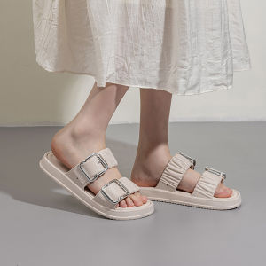 KDAShop พร้อมส่งจากไทย รองเท้าสไตล์มินิมอล ดีไซน์ทรงสวม 2 สายคาดตัดด้วยอะไหล่เงินให้ดูหรู ทำจากยางน้ำหนักเบาสวมใส่สบาย แมทช์ได้กับหลากหลายลุค หยิบมาใช้งานได้ทุกวัน