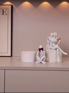 Văn Học phụ nữ điêu khắc nhựa người phụ nữ đọc sách mẫu tượng đồ chơi tỉ mỉ Crafted điêu khắc nhựa dẻo