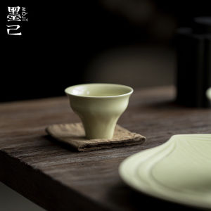 墨己仿宋绿釉手捏茶杯功夫茶具陶瓷品茗杯家用文人器喝茶单杯小杯