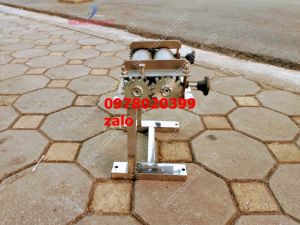 Máy cán khô bò khô mực quay tay trục bọc inox