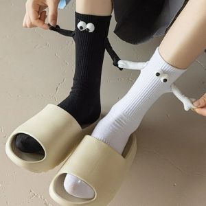 Fashion Funny Creative Magnetic Attraction Hands Black White Cartoon Eyes Couples Socks 1 Pair Club Celebrity Couple Socks Ins