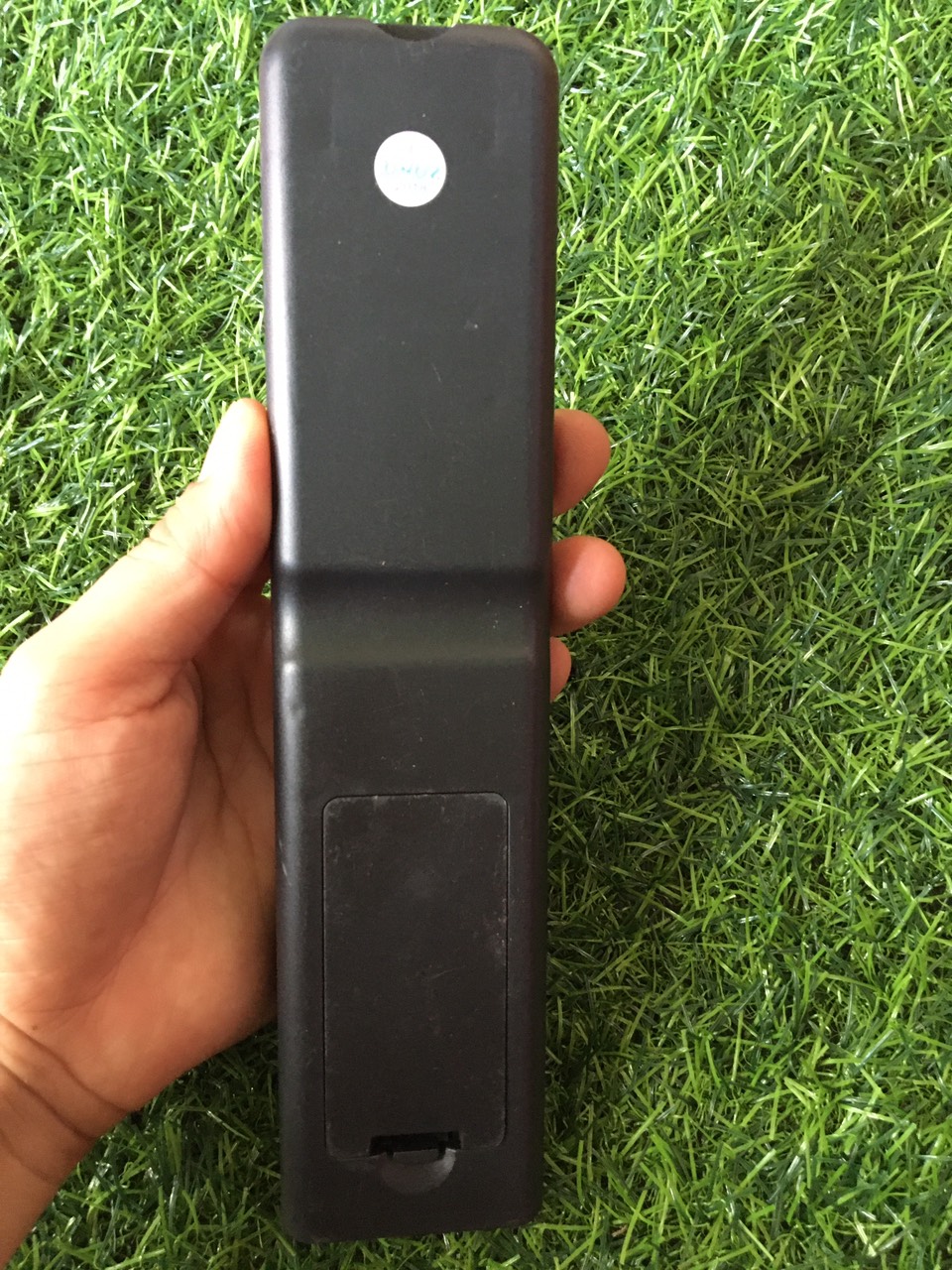 Tôi đã mất bao lâu để tìm ra điều khiển tivi phù hợp, và bài học từ remote VTB chính hãng