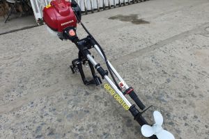 Máy Cắt Cỏ Chế  chạy thuyền hơi 4 thì. Động cơ kèm dàn láp chân vịt đứng chạy xuồng và Ca Nô