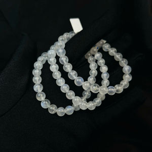 Q2122 Vòng Moonstone 7li trắng ánh xanh cho Kim và Thuỷ - Phong Thuỷ TUDO P