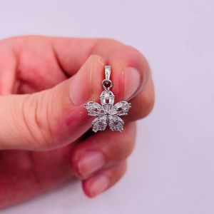 Mặt dây chuyền titan nhỏ gọn sang trọng Mặt charm titan vòng cổ thanh lịch màu vàng hoặc trắng mã M5 trangsucmoiluatuoi.RIN