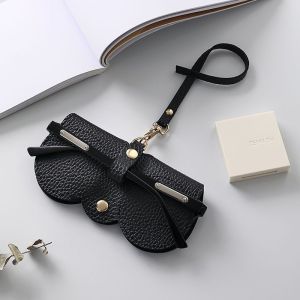 New Portable Sunglasses Bag Retro Soft Leather Eyewear Case Hanging Bag Style Glasses Storage Cover Eyewear Accessories