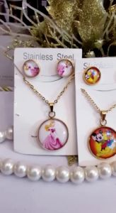 Titanium Set Perhiasan Anak Perempuan Karakter Set Kalung dan Anting 91922c
