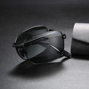 【GIAUSA】 Foldable Photochromic Sun Glasses Original for Men Style Original Color Changing Lens Day and Night Polarized Shades for Driving Fishing Motorcycle Metal Square Sunglasses Shades for Men S32