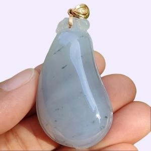 High Quality Light Lavender with Light Green Natural Type A Jadeite Jade crafted as shape of Fugua set with 18k Gold Clasp as Pendant certificate weighs 23.61 grams measurement 44.8 * 25.2 * 12 mm (18kp47)