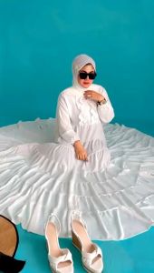 Fashion dress muslim putih hitam by NUMIAA
