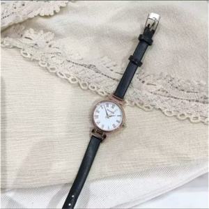 Vintage Roman Numeral Quartz Watch Minimalist Korean Style for Students Retro and Elegant