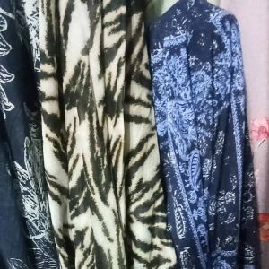 Kain Katun. Kain katun paris silky katun murah (Harga setengah mtr 05mtr)katun paris katun silky bahan mukenabaju gamiss dress blouse auter kardigan kemeja kerudung kain katun meteran katun silky.