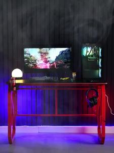 Professional Home Office Desks Computer Table Gaming Table Desk Computer Desk Table Gaming Desktop Table Technology Sense Game Anchor Desk Removable and Detachable 电脑桌