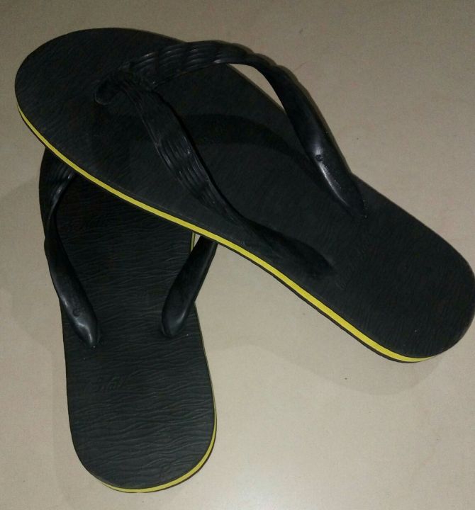 Beachwalk slippers hot sale black