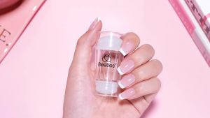 Bộ dụng cụ tạo móng kiểu Pháp Beetles gồm 6 khuôn dập móng bằng silicone. Bộ đầu in và dụng cụ cạo silicon thay thế dùng để tạo họa tiết trang trí móng tay tại nhà phù hợp cho các tiệm làm móng dụng cụ làm móng thủ công quà tặng cho các bạn nữ.