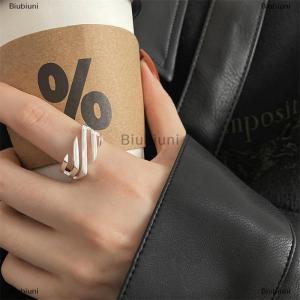 [COD] Biubiuni Đơn Giản Vuông Hollow Twill Vòng Cho Phụ Nữ Thời Trang Hình Học Handmade Không Thường Xuyên Dải Vòng Đảng Đồ Trang Sức Quà Tặng