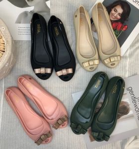 ปากแหลม ก้นแบน ความสูงภายใน วันหยุด รองเท้าแตะปากปลา