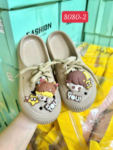 Dép Sục Nữ Bít Mũi Chất EVA Siêu Nhẹ Đế Cao 4p Kèm Sticker Bé Gái Buộc Dây Đáng Yêu Chống Trơn Trượt 8080+2😘