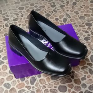Sepatu Pantofel Wanita kulit