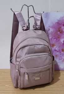 RANSEL WANITA IMPORT KOREA CHIBAO 7763\\n\\nSelamat datang di Toko Tas Banua! Kami dengan bangga mempersembahkan Ransel Wanita Import Korea Chibao 7763, ransel yang dirancang untuk memenuhi kebutuhan fashion dan fungsi praktis Anda.\\n\\n Apa Itu Ransel Wanita Import Korea Chibao 7763?\\n\\nRansel Wanita Import Korea Chibao 7763 adalah ransel yang dirancang khusus untuk perempuan, menawarkan desain fashion yang trendi dan fungsi praktis. Ransel ini tersedia dalam berbagai warna, seperti hitam, navy, pink, baby pink, taro, bata, hijau mint, grey, dan biru turkish, sehingga Anda dapat memilih warna yang sesuai dengan gaya Anda.\\n\\n Spesifikasi Ransel Chibao 7763\\n\\nRansel Chibao 7763 memiliki spesifikasi sebagai berikut:\\n\\n- Ukuran: 28 cm x 12 cm x 35 cm\\n- Bahan: Canvas/Import tebal, bahan tidak kaku dan tidak keras\\n- Fungsi: Ransel\\n- Detail: Kain dalam full embos Chibao, banyak kantong didalam, 1 ruang besar tutup resleting, 2 kantong resleting didepan, 1 kantong dikiri kanan tas, 1 kantong resleting dibelakang, aksesoris full embos Chibao, tali embos Chibao\\n\\n Kelebihan Ransel Wanita Import Korea Chibao 7763\\n\\nRansel Chibao 7763 memiliki beberapa kelebihan yang membuatnya menjadi pilihan yang tepat untuk Anda:\\n\\n- Desain trendi dan elegan\\n- Bahan berkualitas tinggi dan nyaman digunakan\\n- Fungsi praktis dengan banyak kantong penyimpanan\\n- Tersedia dalam berbagai warna yang sesuai dengan gaya Anda\\n\\n Bagaimana Menggunakan Ransel Chibao 7763 Secara Efektif?\\n\\nBerikut adalah beberapa tips untuk menggunakan Ransel Chibao 7763 secara efektif:\\n\\n Tips Memilih Ukuran Ransel yang Tepat\\n\\nPilih ukuran ransel yang sesuai dengan kebutuhan Anda. Ransel Chibao 7763 memiliki ukuran yang cukup besar untuk menyimpan barang-barang penting Anda, tetapi pastikan bahwa ukuran ransel tidak terlalu besar sehingga sulit untuk membawanya.\\n\\n Cara Menyimpan Barang dalam Ransel Chibao 7763\\n\\nRansel Chibao 7763 memiliki banyak kantong penyimpanan, termasuk ruang besar tutup resleting, 2 kantong resleting didepan, 1 kantong dikiri kanan tas, dan 1 kantong resleting dibelakang. Anda dapat menyimpan barang-barang penting Anda dengan mudah dan rapi dalam ransel ini.\\n\\n Perawatan Ransel Chibao 7763\\n\\nUntuk menjaga ransel Chibao 7763 tetap dalam kondisi baik, pastikan untuk membersihkannya secara rutin dan menyimpannya di tempat yang kering dan aman.\\n\\n Mengapa Ransel Chibao 7763 Cocok untuk Fashion?\\n\\nRansel Chibao 7763 cocok untuk fashion karena memiliki desain trendi dan elegan yang dapat dipadukan dengan berbagai gaya pakaian. Berikut adalah beberapa alasan mengapa Ransel Chibao 7763 cocok untuk fashion:\\n\\n Desain Ransel Chibao 7763 yang Elegan\\n\\nDesain Ransel Chibao 7763 yang trendi dan elegan membuatnya cocok untuk dipakai dalam berbagai kesempatan, mulai dari acara formal hingga casual.\\n\\n Variasi Warna Ransel Chibao 7763\\n\\nRansel Chibao 7763 tersedia dalam berbagai warna yang sesuai dengan gaya Anda, sehingga Anda dapat memilih warna yang paling cocok dengan fashion Anda.\\n\\n Keserasian Ransel Chibao 7763 dengan Fashion Wanita\\n\\nRansel Chibao 7763 dapat dipadukan dengan berbagai gaya pakaian wanita, baik itu pakaian formal maupun casual, sehingga membuatnya menjadi pilihan yang tepat untuk fashion Anda.\\n\\nJadi, tunggu apa lagi? Segera miliki Ransel Wanita Import Korea Chibao 7763 dan rasakan manfaatnya untuk fashion dan fungsi praktis Anda!\"