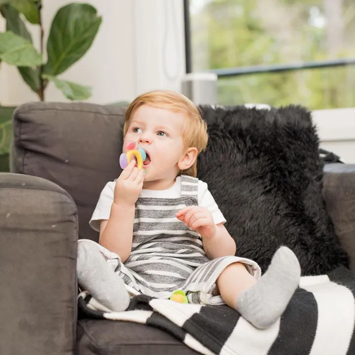 G%E1%BA%B7m%20N%C6%B0%E1%BB%9Bu%20Cho%20B%C3%A9%20Haakaa%20H%C3%ACnh%20B%C3%A1nh%20Xe,%20H%E1%BB%97%20tr%E1%BB%A3%20qu%C3%A1%20tr%C3%ACnh%20b%C3%A9%20m%E1%BB%8Dc%20r%C4%83ng.%20Ch%E1%BA%A5t%20Li%E1%BB%87u%20Silicone%20Cao%20C%E1%BA%A5p,%20Ch%E1%BB%A9ng%20Nh%E1%BA%ADn%20An%20To%C3%A0n%20FDA%20-%20Image%206