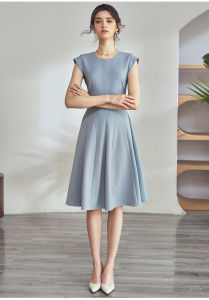 Đầm xòe xanh nhạt cổ tròn tay ngắn nhỏ công sở