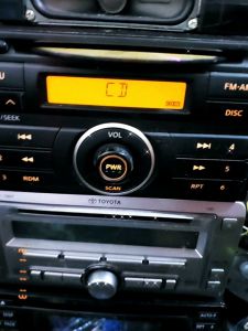 máy phát nhạc liền Amply  tháo xe Nissan . Tính năng CD AUX USB