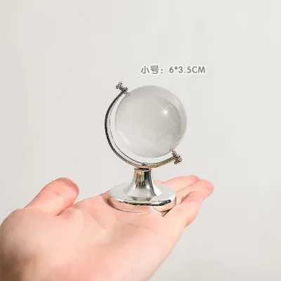 Eyre asli pasokan langsung sederhana ins angin mini globe gadis hati dekorasi desktop kreatif dekorasi meja transparan hadiah tahun baru Crystal color globe ball home ornaments