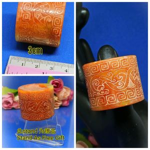 特价保证正品-天然红岫玉（又称红邮玉）玉指环(也称为板指只适合穿着大姆指而已)巿场少见超大size(Size 33)请参考以下关于此玉品简介-An Original Natural Red Xiuyan Jade Ring(Extra Big Size for Thumb finger)