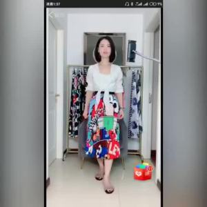 《720》กระโปรงพลีตผู้หญิงฤดูร้อน 2025 ใหม่ลายการ์ตูนมิกกี้กระโปรงผู้หญิงเข้ากันได้ทุกชุดเอวสูงขยายได้แฟชั่น