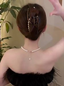 2025Premium pearl hair clip elegant water diamond bow shark clip hair clip womens back of the head large size round hair高级感珍珠发夹气质水钻蝴蝶结抓夹鲨鱼夹子发卡女后脑勺大号盘发
