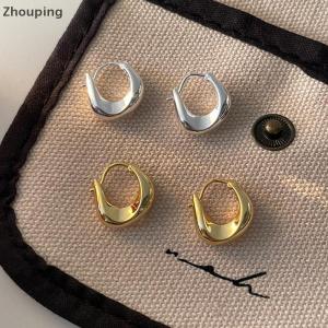 【ZP】 Flash Sale Cute Women Ear Hoop Earrings Versatile Sweet Girl Trendy Earrings Fashion Jewery Allergy Party New Year Gifts Accessories