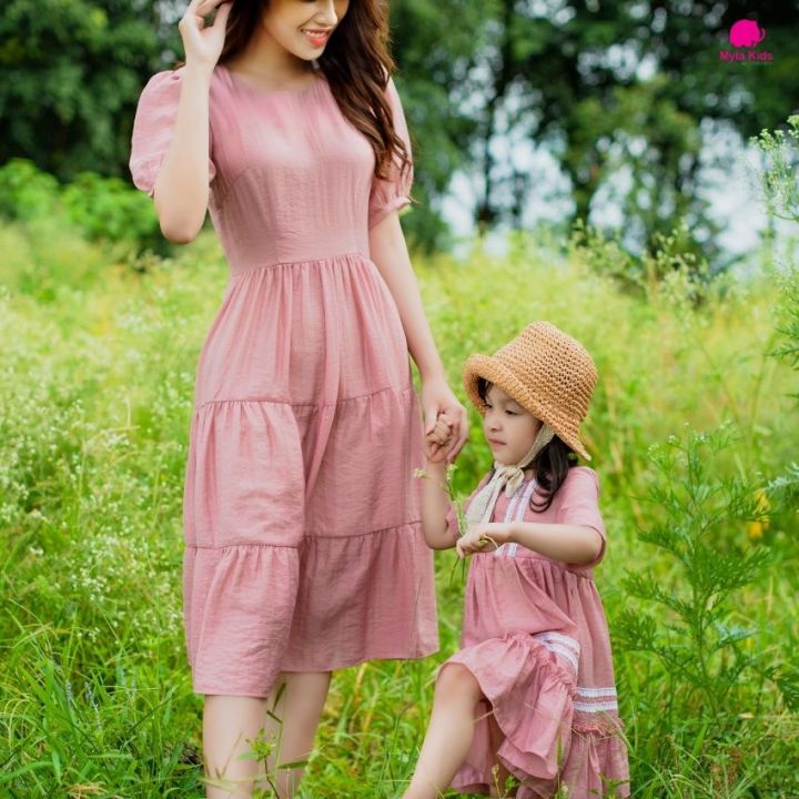 Váy đôi mẹ và bé gái in hoa mùa hè váy đôi mẹ con giá lẻ mẹ hoặc lẻ bé