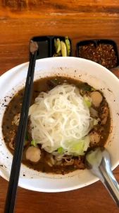 พริกคั่วดำก๋วยเตี๋ยวเรือเผ็ดมากๆ เกรดพรีเมี่ยม คั่วดำปั่นหยาบ ถุงใหญ่ 10 kg(นิยม10)