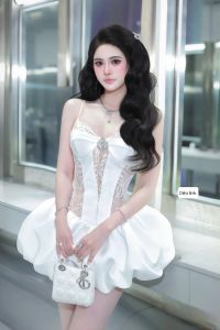 Đầm Ngực Nhọn Phối Ren Tuyết Bồng Fom Bí Sịn Kèm Charm/ váy/ đầm