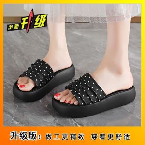 [Free Shipping] Thick-Soled One-Strap Sandals With Polka Dots 2026 Summer New Style Height-Increasing Non-Slip Beach-Friendly Soft-Soled Suitable For Commuting And Casual Outings