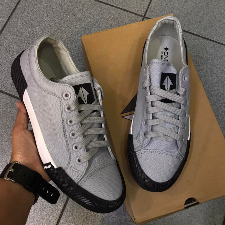 Canvas low top sneakers best sale