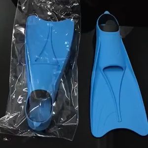 Swimming Fins Dedicated Snorkeling Fins Children Fins Freediving Equipment Free Swimming Training Long Fins游泳脚蹼 专用浮潜脚蹼 成人儿童脚蹼 自由潜水装备 自由游泳训练 长型脚蹼。。。
