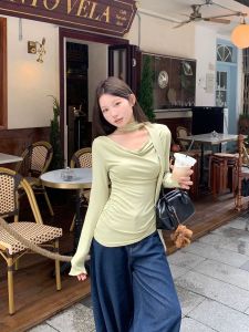 เสื้อแฟชั่นแขนยาว คอถ่วง สไตล์เกาหลี เข้าสวยดูแพง เก๋ๆ กำลังอินเทรนด์ในตอนนี้ สีสวยขับผิด ผอมเพรียว