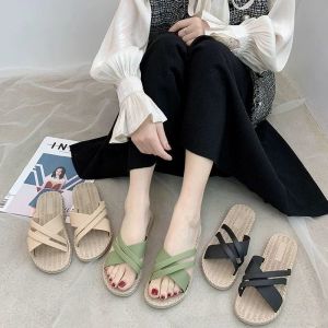 รองเท้าแตะผู้หญิง รองเท้าแตะยาง แบบสวม พื้นนุ่มใส่สบาย สายแต่งไขว้ น้ำหนักเบา T56
