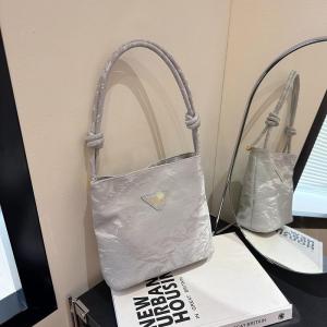 🔥กระเป๋าสะพายไหล่ สไตล์วินเทจคลาสสิค แฟชั่นมา เรียบง่าย แฟชั่นฤดูใบไม้ผลิ ทรงโท้ท สําหรับสตรีข