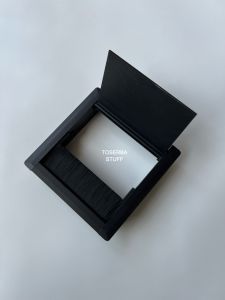 Grommet Meja Slim Kecil Warna Hitam Bahan Aluminium cocok untuk isi 1 Outlet Lubang Stop Kontak Kabel Ukuran 12x12cm