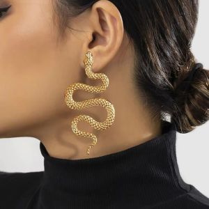 REEBO Avant-garde Snake Shaped Earrings Exaggerated  Metal Earrings Fashion Punk Animal Snake Stud Earrings Women