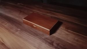 Wooden Treasure with Brass Latch Wood Pen Tray Desktop Office Storage Coin Keys Holder 25x13cm (Dark Red Finish)2026