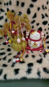 12PCS Random Fortune Japanese Beckoning Cat Maneki Neko Keyring Keychain Key Rings Fengshui Fortune Cat Key Chains Keyrings Keychain good health mascot Avoid evil