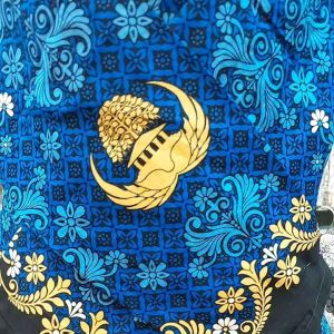 Baju batik korpri wanita krah hitam